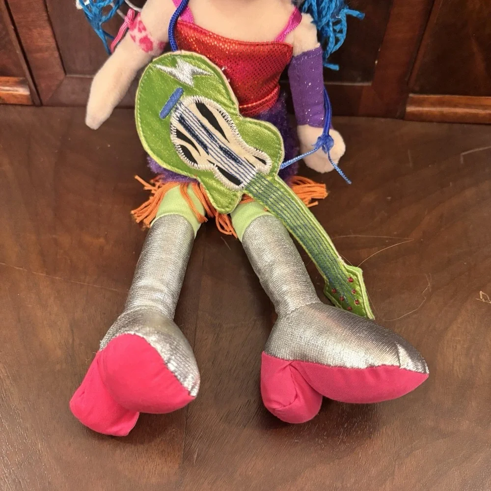 Manhattan Toy Groovy Girls Roxanna Plush Doll 2006 Blue Hair Guitar Rock Star